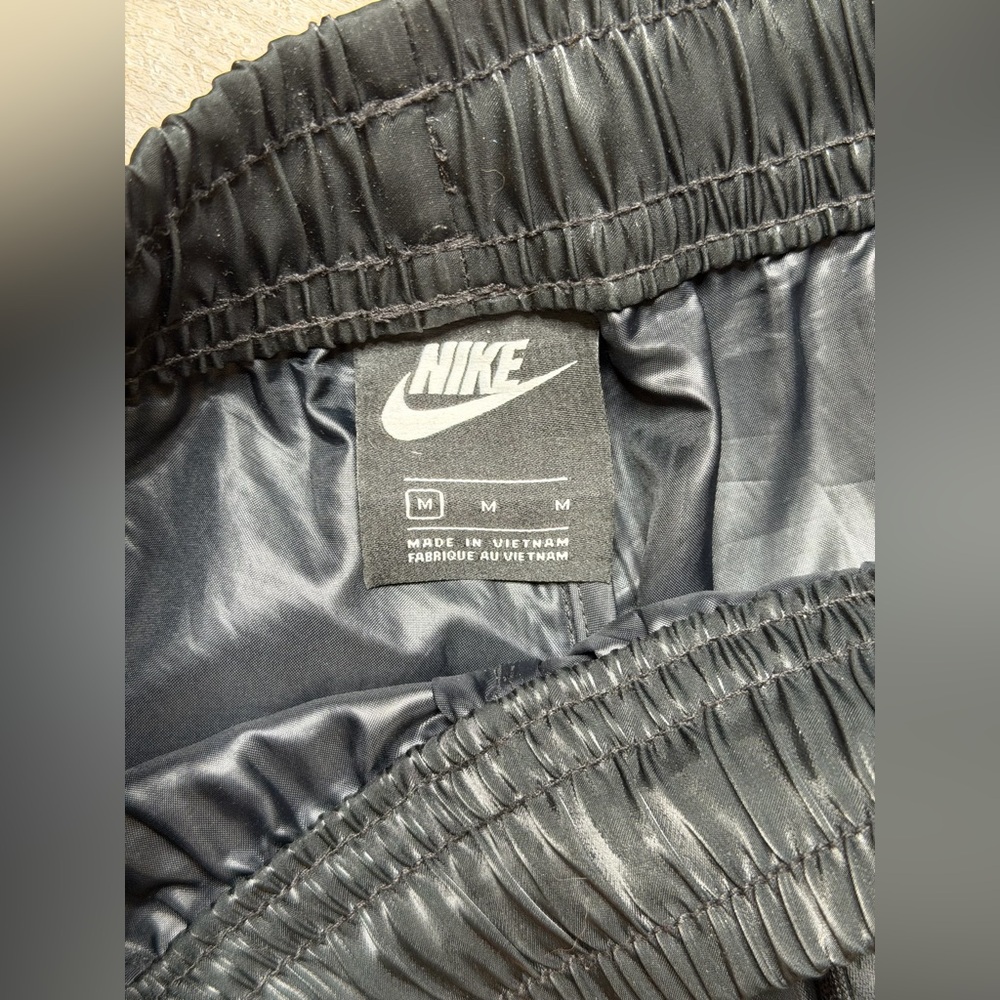 Nike NSW Air Sheen Pant in Black - Picture 6 of 8